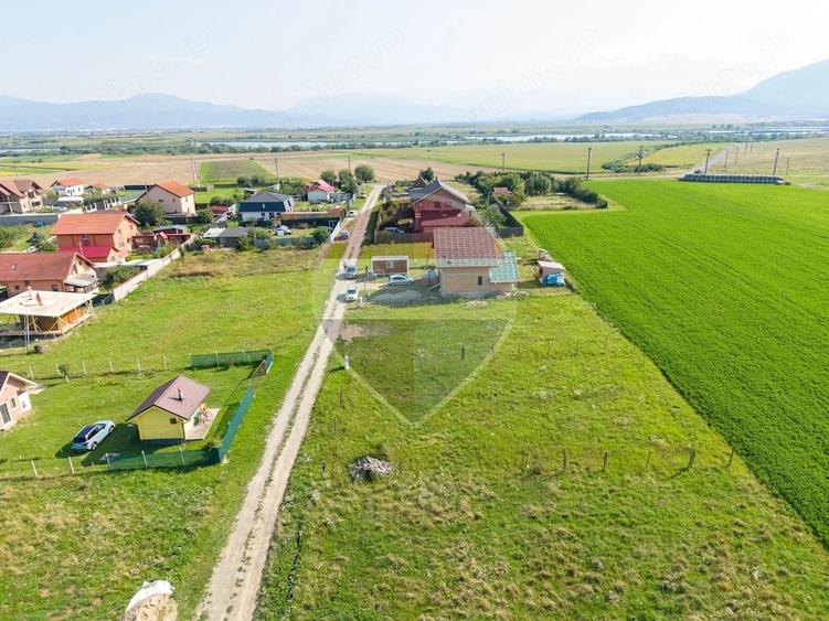 Teren de 1100 mp, în Satu Nou
