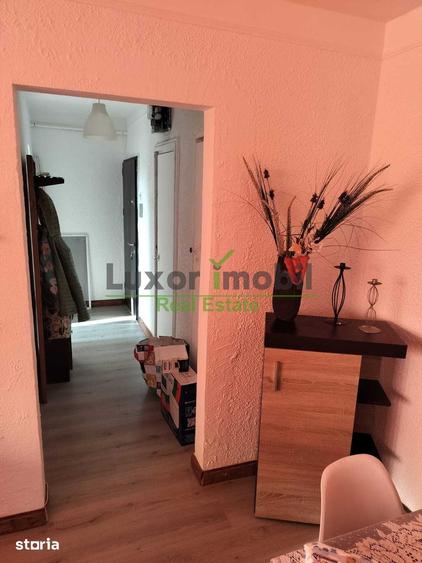 Apartament cu 2 camere în Podu Roș