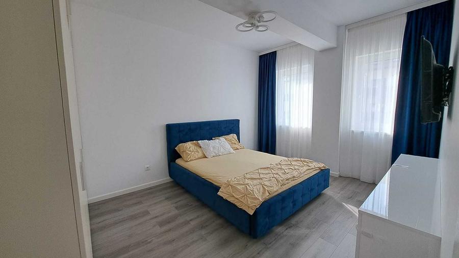 Apartament cu 3 camere decomandat în Central