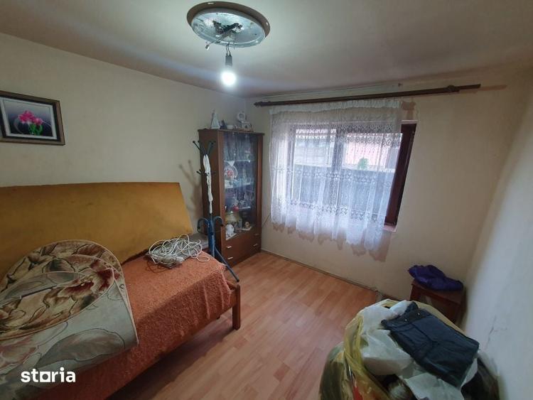 Casă cu 6 camere cu Teren 1200 Mp în Central