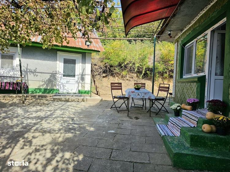 Casă cu 4 camere cu Teren 1100 Mp în Muntenii de Jos