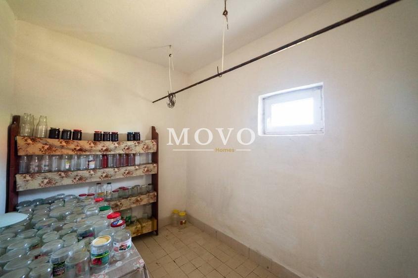 Casă individuală cu 10 camere cu Canalizare în Sântana