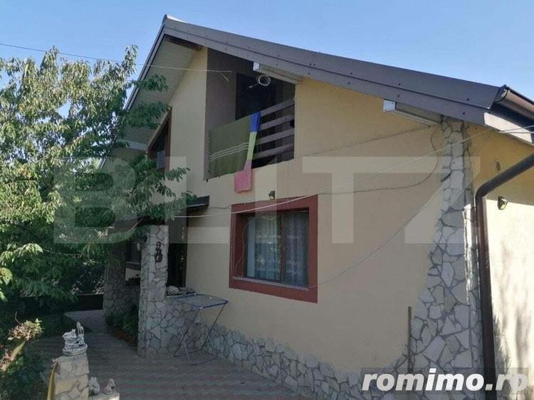 Casă cu 8 camere cu Teren 550 Mp în Bârnova