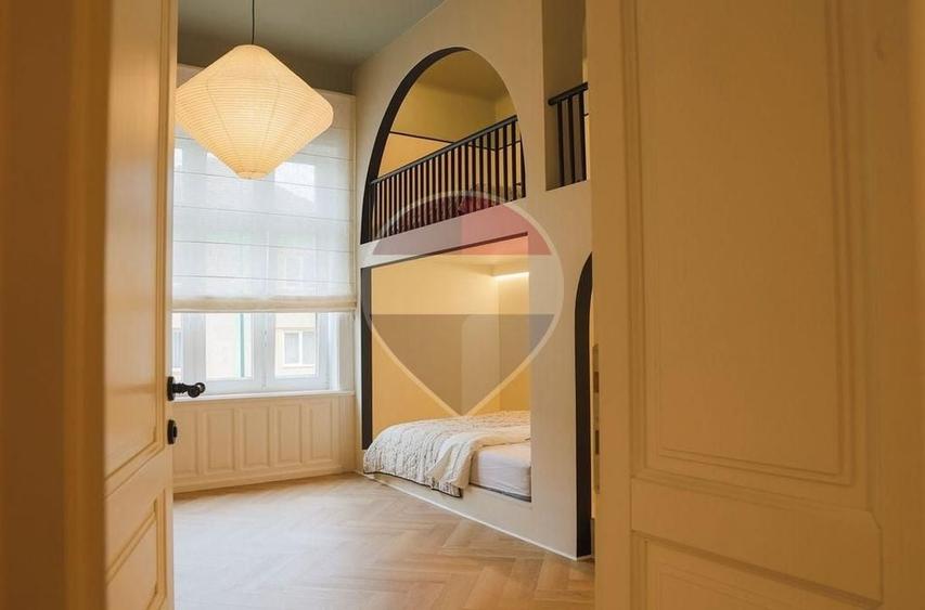 Apartament cu 3 camere decomandat, mobilat în Central
