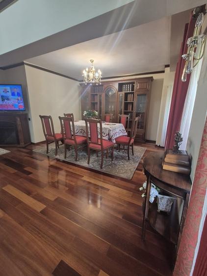 Apartament cu 4 camere decomandat în Decebal