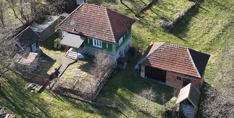 Casă cu 2 camere în Bratca
