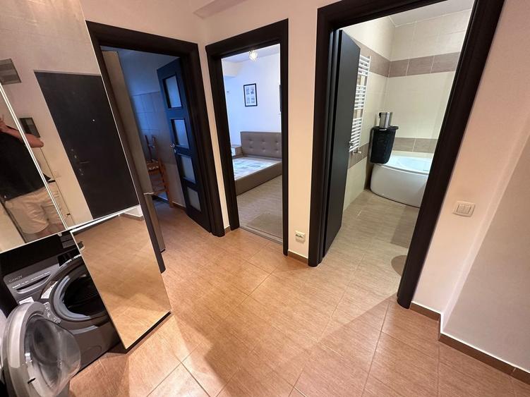 Apartament cu 2 camere decomandat în Apărătorii Patriei