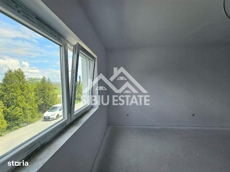 Casă cu 4 camere cu Teren 280 Mp în Central