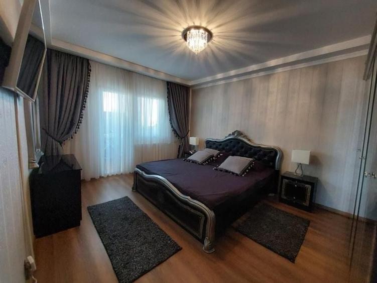 13 septembrie | 3 camere | 80mp | et 8 | bloc reabilitat | 165.700 - 8