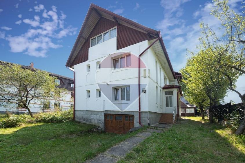 Casă individuală cu 6 camere cu Teren 610 Mp în Bran