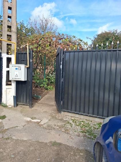 Casă cu 3 camere cu Teren 400 Mp în Central