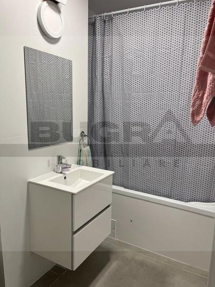 Apartament cu 3 camere semidecomandat în Zorilor