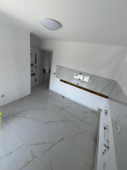 Casă cu 3 camere cu Canalizare în Cetate