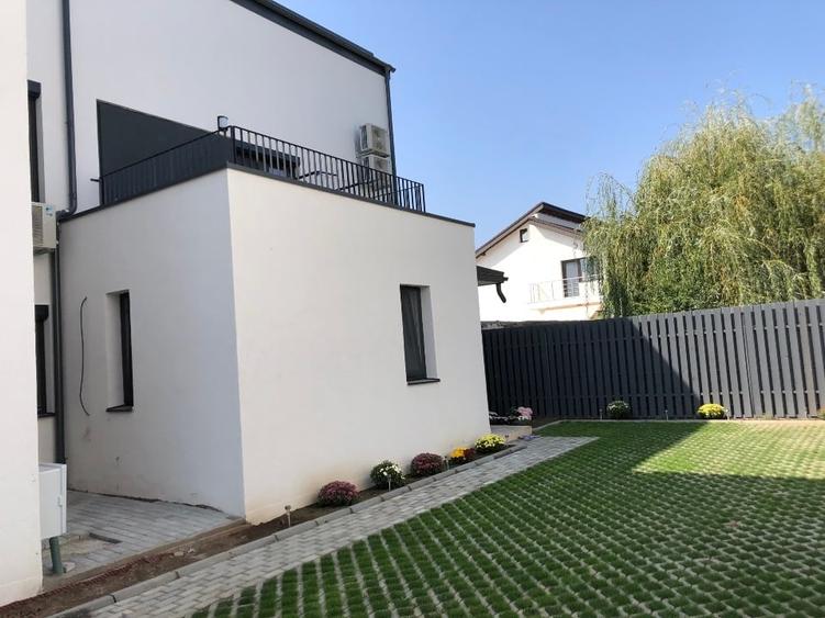 Duplex cu 5 camere cu Canalizare în Central
