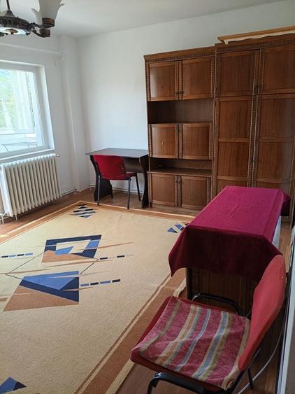 Inchiriez apartament cu 3 camere - 2