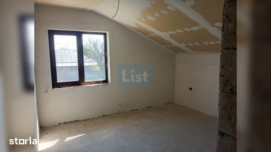 Casă cu 7 camere cu Teren 1004 Mp în Braniștea