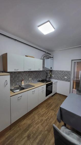 Garsonieră decomandată în Girocului