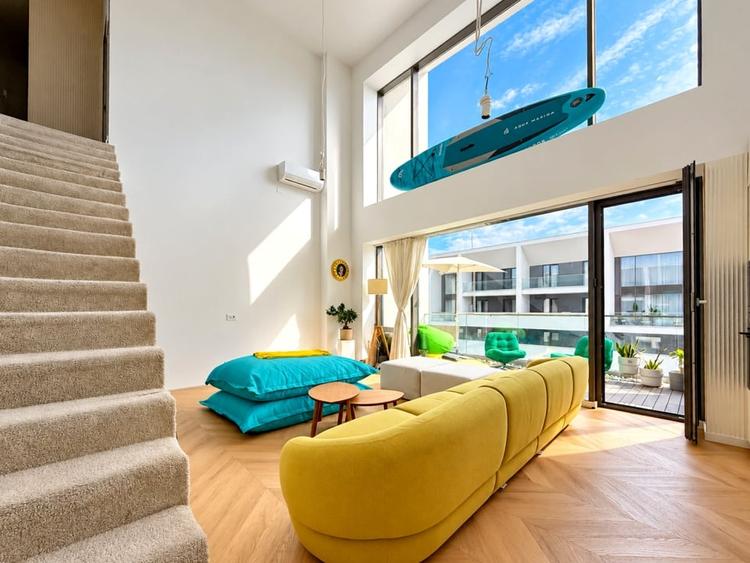 Penthouse cu 3 camere decomandat, mobilat în Pipera