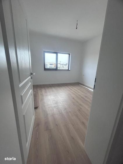 Casă cu 3 camere în Vladimirescu
