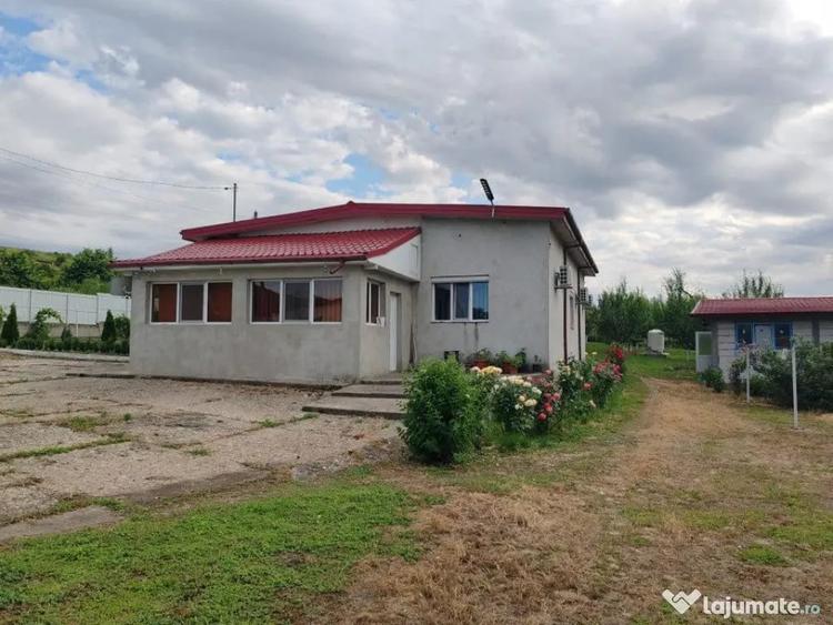 Casă cu 4 camere cu Teren 4800 Mp în Crețești