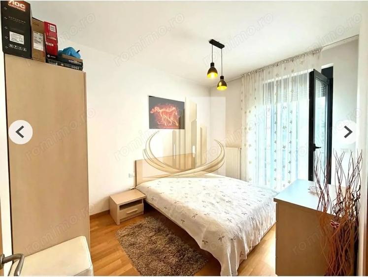 Apartament cu 3 camere semidecomandat în Dumbrăvița
