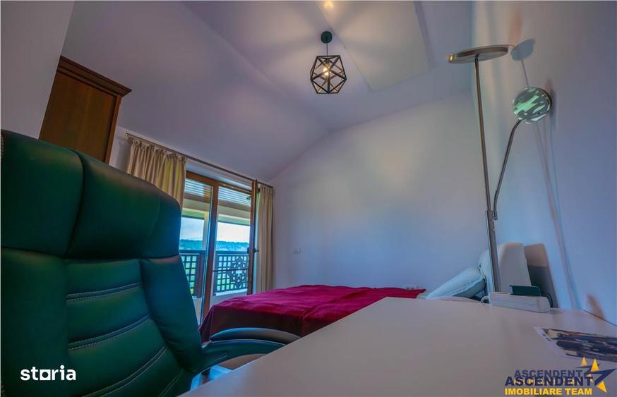 Casă cu 9 camere decomandat cu Teren 1750 Mp în Central