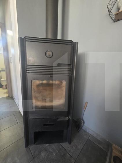 Apartament cu 3 camere semidecomandat, mobilat în Ozun