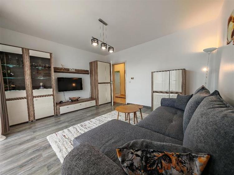 Apartament cu 2 camere decomandat, mobilat în Avantgarden