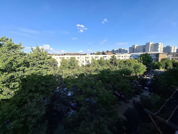 Garsonieră decomandată în Central