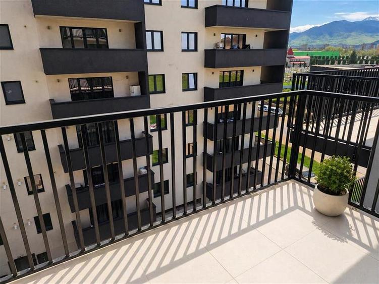 Apartament cu 2 camere semidecomandat, mobilat în Tractorul