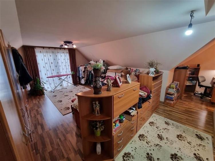 Casă individuală cu 5 camere cu Teren 1232 Mp în Sâncraiu de Mureș