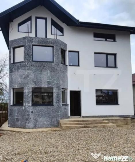 Casă cu 15 camere cu Teren 1000 Mp în Dumbrava