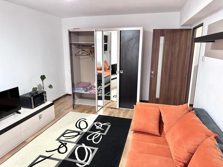Apartament cu 2 camere decomandat, mobilat în Industrială