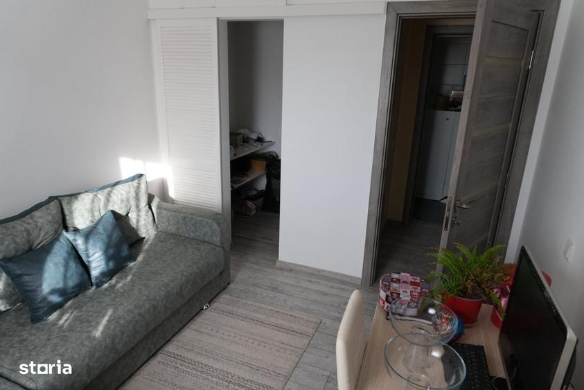 Casă cu 4 camere în Săbăreni