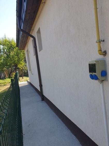 Casă cu 2 camere cu Teren 100 Mp în Central
