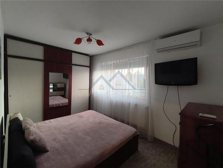 Apartament cu 3 camere semidecomandat, mobilat în Cetății
