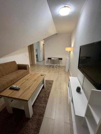 Apartament cu 2 camere decomandat în Central