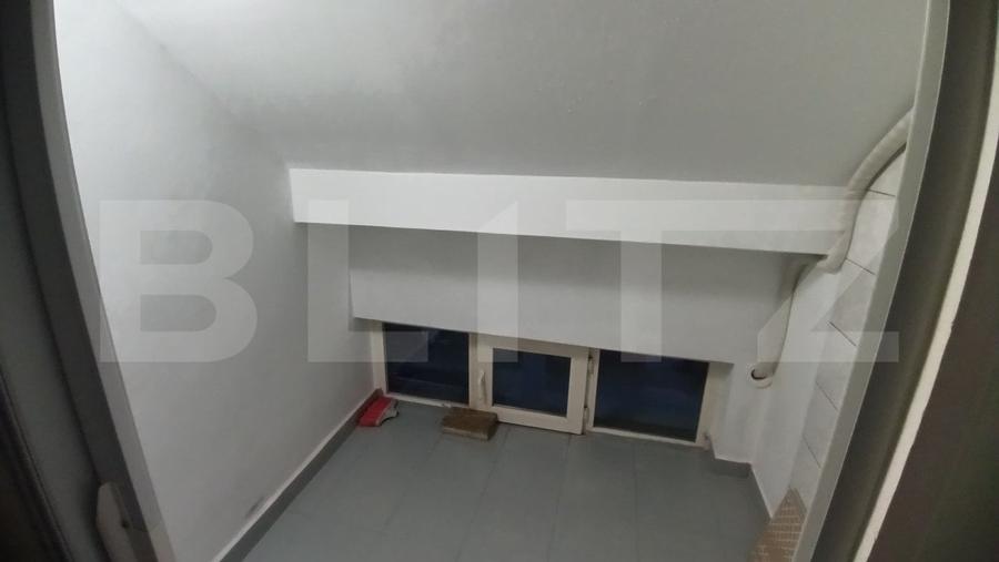 Birou, de 89 mp, în Central