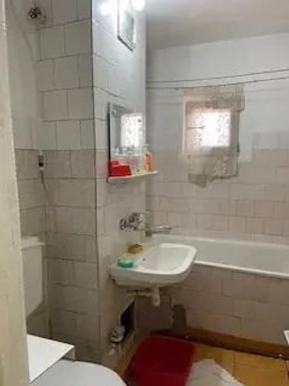 Apartament cu 3 camere decomandat în Buzaului