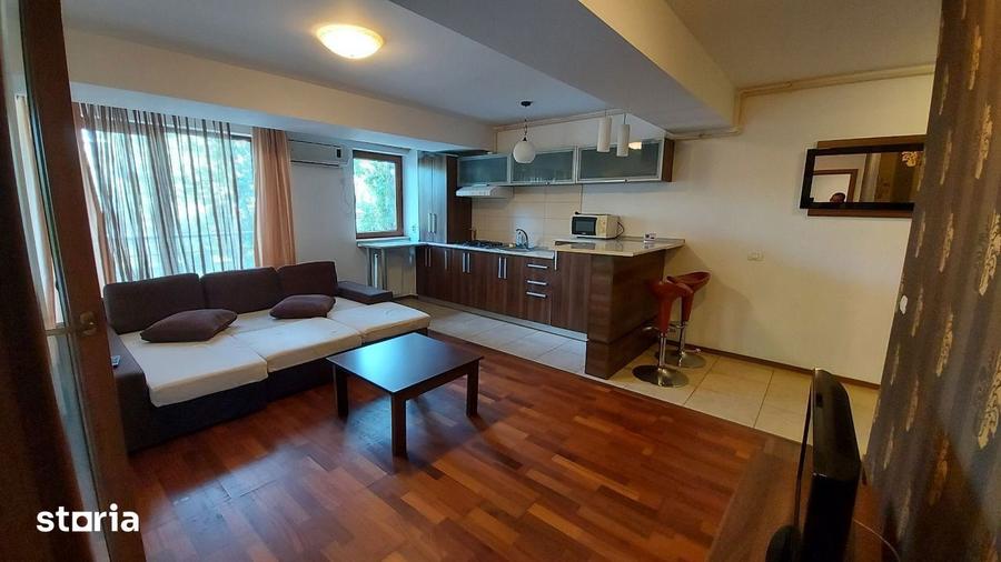 Apartament cu 2 camere, mobilat în Central