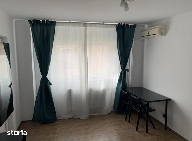 Garsonieră decomandată în Tineretului