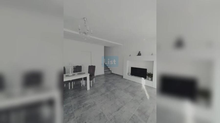 Casă individuală cu 3 camere cu Canalizare în Dumbrăvița