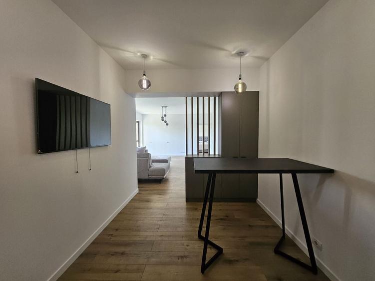Apartament cu 4 camere decomandat, mobilat în Pipera