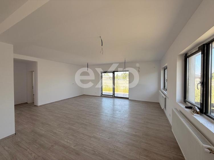 Casă individuală cu 3 camere cu Teren 360 Mp în Crevedia