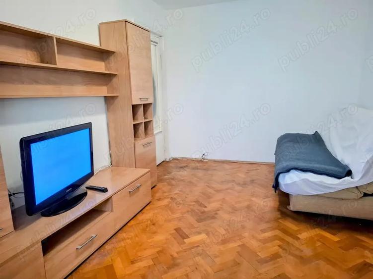 Apartament cu 3 camere semidecomandat în Take Ionescu