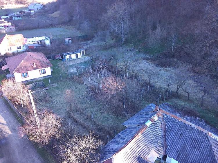 Casă cu 3 camere în Șesuri