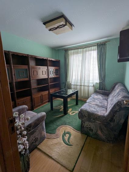 Apartament cu 4 camere semidecomandat în Pantelimon