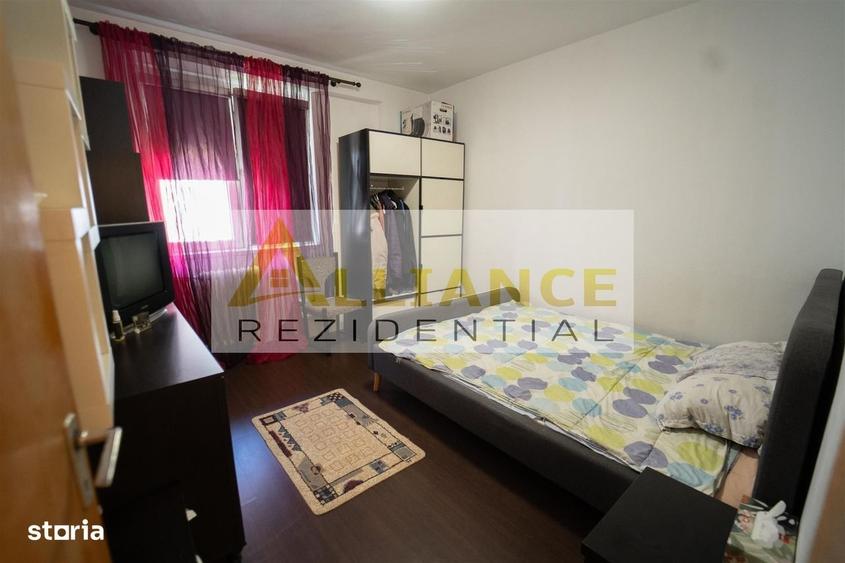 Apartament cu 3 camere în Tineretului