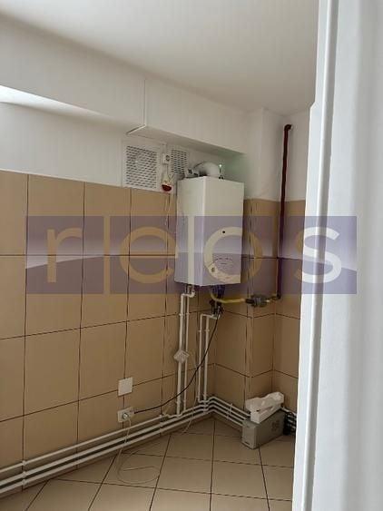 Apartament cu 3 camere decomandat în P-ța Alba Iulia