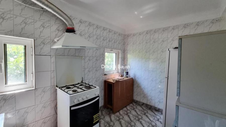 Apartament cu 4 camere decomandat în Armeneasca
